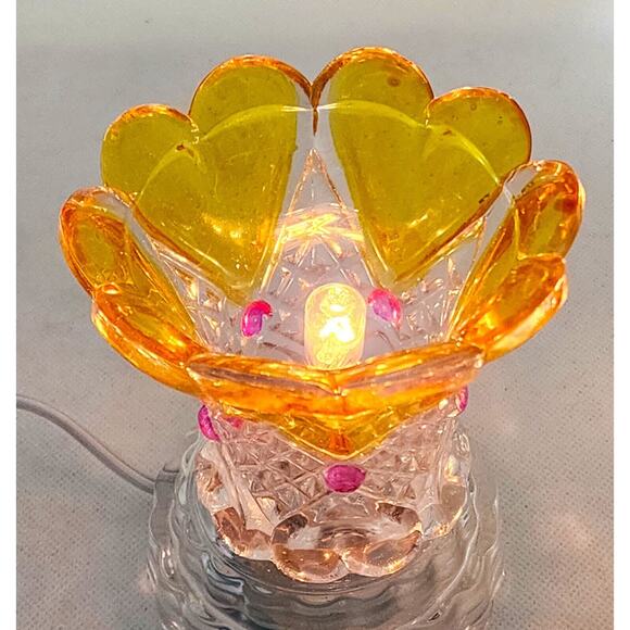 NIGHTLIGHT-Clear-Yellow Hearts-Cut Glass-On/Off Switch-Soft Light - Picture 7 of 12